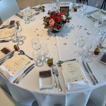 Pont_de_chailly_fleurs_prealpina_chexbres_centre_de_table_blanc_evenementiel_1