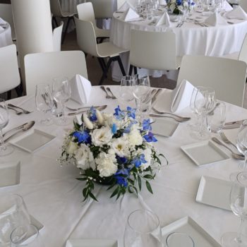 Pont_de_chailly_fleurs_prealpina_chexbres_centre_de_table_bleu_mariage_evenementiel_2