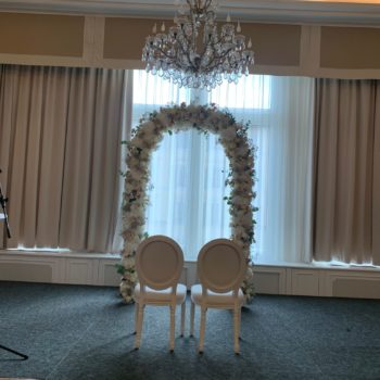 arche_florale_mariage_blanc_pont_de_chailly_fleurs_lausanne_palace_richemont_evenementiel