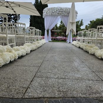 arche_florale_mariage_pont_de_chailly_fleurs_blanc_houppa_beau_rivage_palace_evenementiel_terrasse
