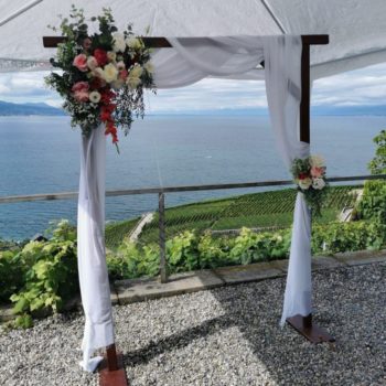 maison_buttin_de_loës_grandvaux_arche_florale_mariage_pont_de_chailly_fleurs_2