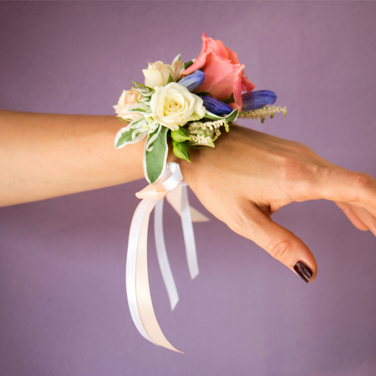 Amazon.com: Hermoli Bridal Wrist Flowers Bridesmaid Silk Wrist Rose Hand  Flower Pearl Stretch Bracelet Wristband Gold Leaf for Women Wedding Prom  Decor Pack of 2 : Clothing, Shoes & Jewelry